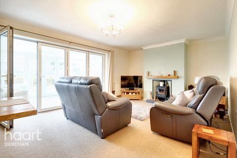 2 bedroom detached bungalow for sale, 10 Bull Close, East Tuddenham NR20 3LX