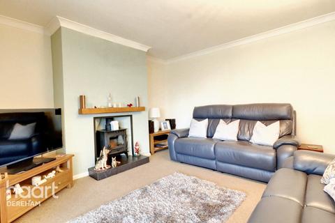 10 Bull Close, East Tuddenham, Dereham, NR20 3LX
