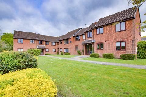 1 bedroom flat for sale, BISHOP'S WALTHAM - NO CHAIN