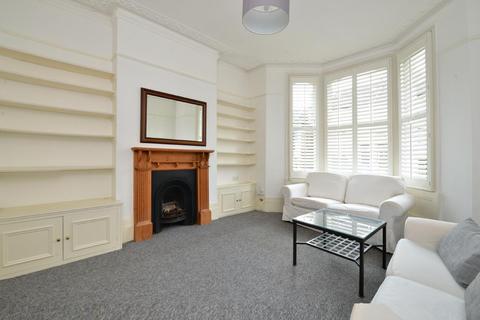 2 bedroom flat for sale, Broomwood Road, Battersea