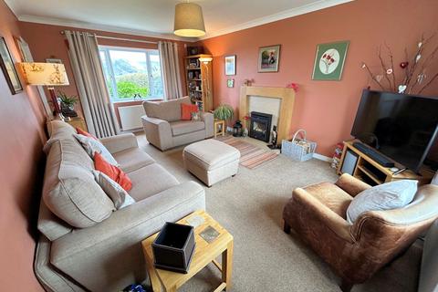14 Morfa Crescent, Tywyn, LL36 9AU
