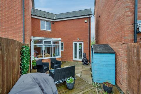 2 bedroom end of terrace house for sale, Staddlestone Circle,  Hereford.,  HR2