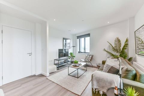 3 bedroom flat to rent, College Road, Croydon, CR0