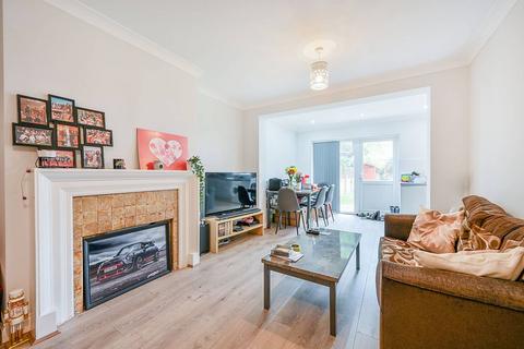 3 bedroom flat to rent, Cecil Road, Acton, London, W3
