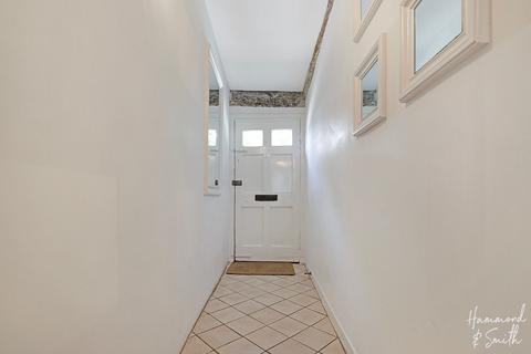 100 High Street, Epping, CM16 4AF
