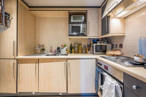 2 bedroom flat to rent, Chelsea Court, Melville Place, Angel, London, N1