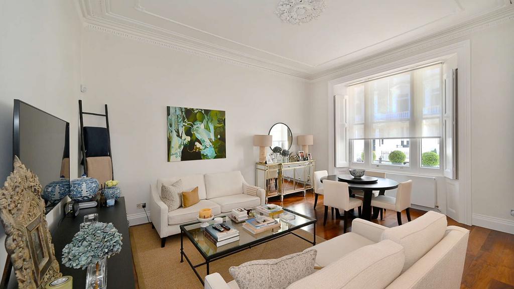 Harcourt Terrace, London, SW10 2 bed ground floor flat for sale £