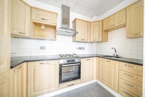 2 bedroom apartment to rent, Greens End London SE18