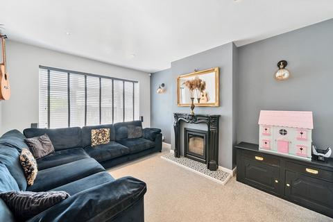 22 Coombfield Drive, Dartford, DA2 7LQ
