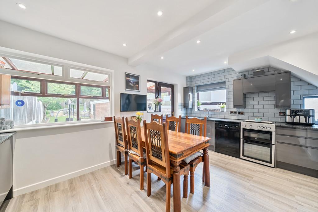 Kitchen/Dining