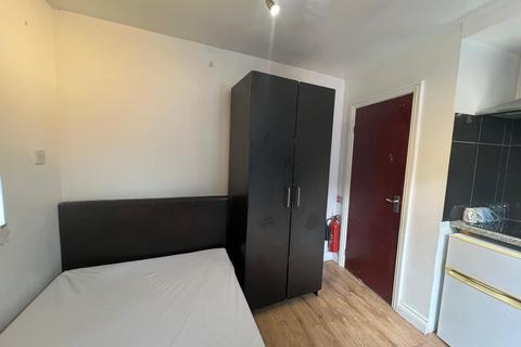 Studio to rent, Brays Lane, Coventry, CV2