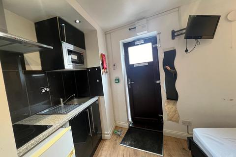 Studio to rent, Brays Lane, Coventry, CV2