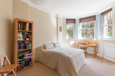 102 Oakwood Court, London, W14 8JZ