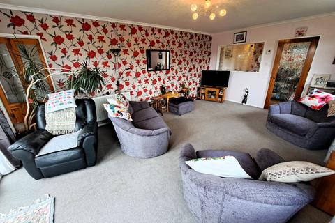 4 bedroom detached bungalow for sale, Pendre Close, Brecon, Powys.