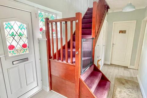 3 bedroom semi-detached house for sale, Windsor Road, Cleethorpes, N E Lincolnshire, DN35