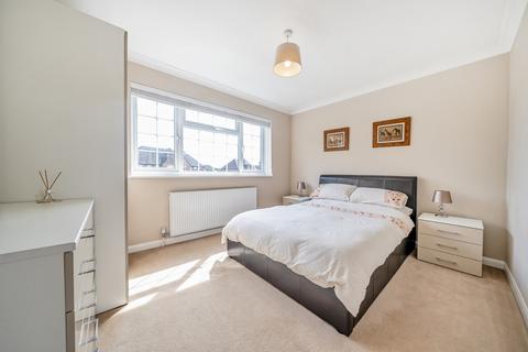 1 Harwell Close, Ruislip, HA4 7EA