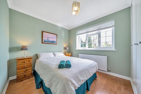 1 Harwell Close, Ruislip, HA4 7EA