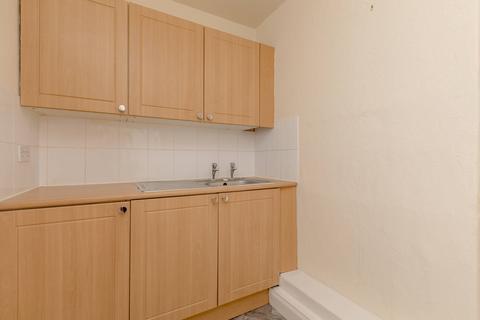 3 bedroom flat for sale, 5 2F2, Roseneath Street, Edinburgh, EH9 1JH