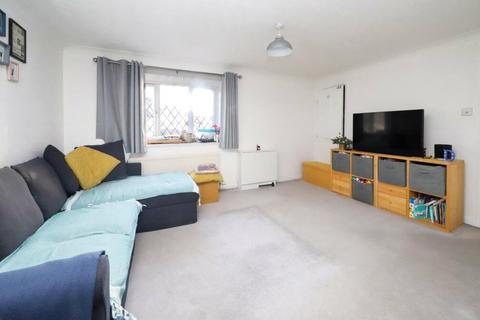 2 bedroom maisonette for sale, Padcroft Road, Yiewsley, Greater London, UB7