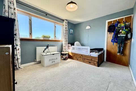 39 Crummock Gardens, Beith, KA15 2HD