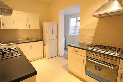 Property to rent, Lampton Road, Hounslow Central, TW3
