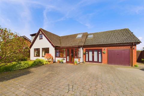 5 bedroom detached bungalow for sale, Middle Lane, Frodsham WA6