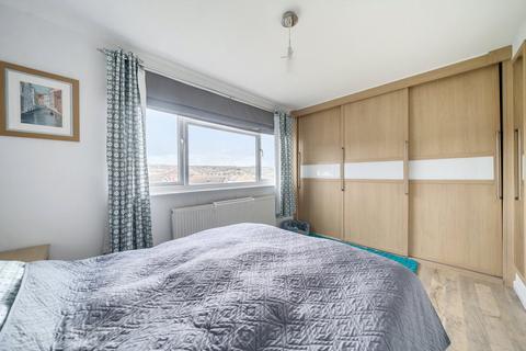 70 Avison Road, Huddersfield, HD4 5TL