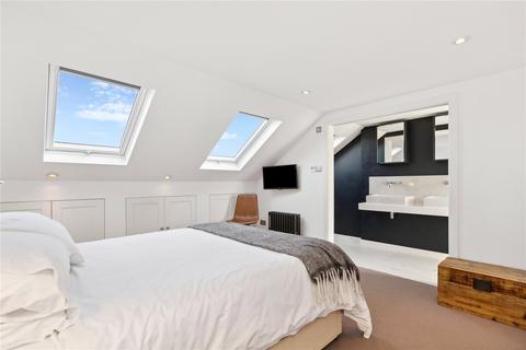 3 bedroom apartment for sale, Broxash Road, SW11