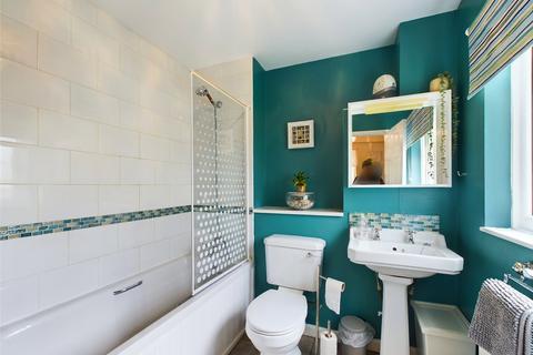 28 Fernleigh Crescent, Wadebridge, PL27 7JJ