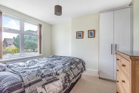 3 bedroom semi-detached house to rent, Merchland Road London SE9