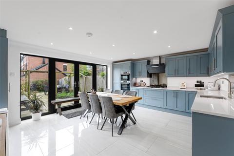 2 Howard Place, Reigate, RH2 9NP