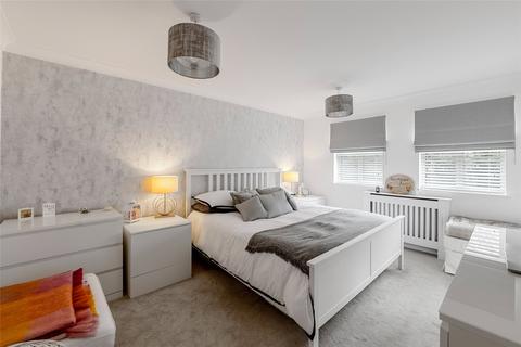 2 Howard Place, Reigate, RH2 9NP