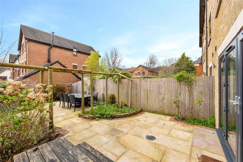 2 Howard Place, Reigate, RH2 9NP