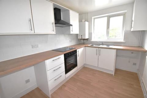 2 bedroom flat to rent, Hedon Road, Hull, HU9