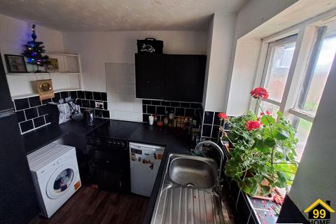 Studio for sale, Conway Gardens, Grays, RM17