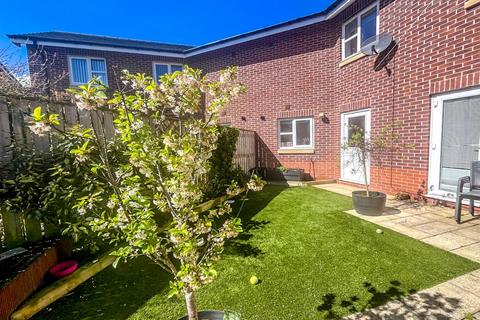 3 bedroom semi-detached house for sale, Lynwood Way, South Shields