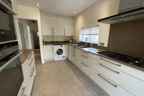 3 bedroom detached bungalow for sale, Devonshire Way, Shirley, Croydon, Surrey