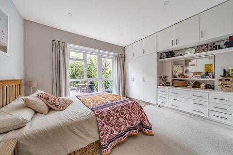 2 bedroom flat for sale, Victoria Road, Stroud Green