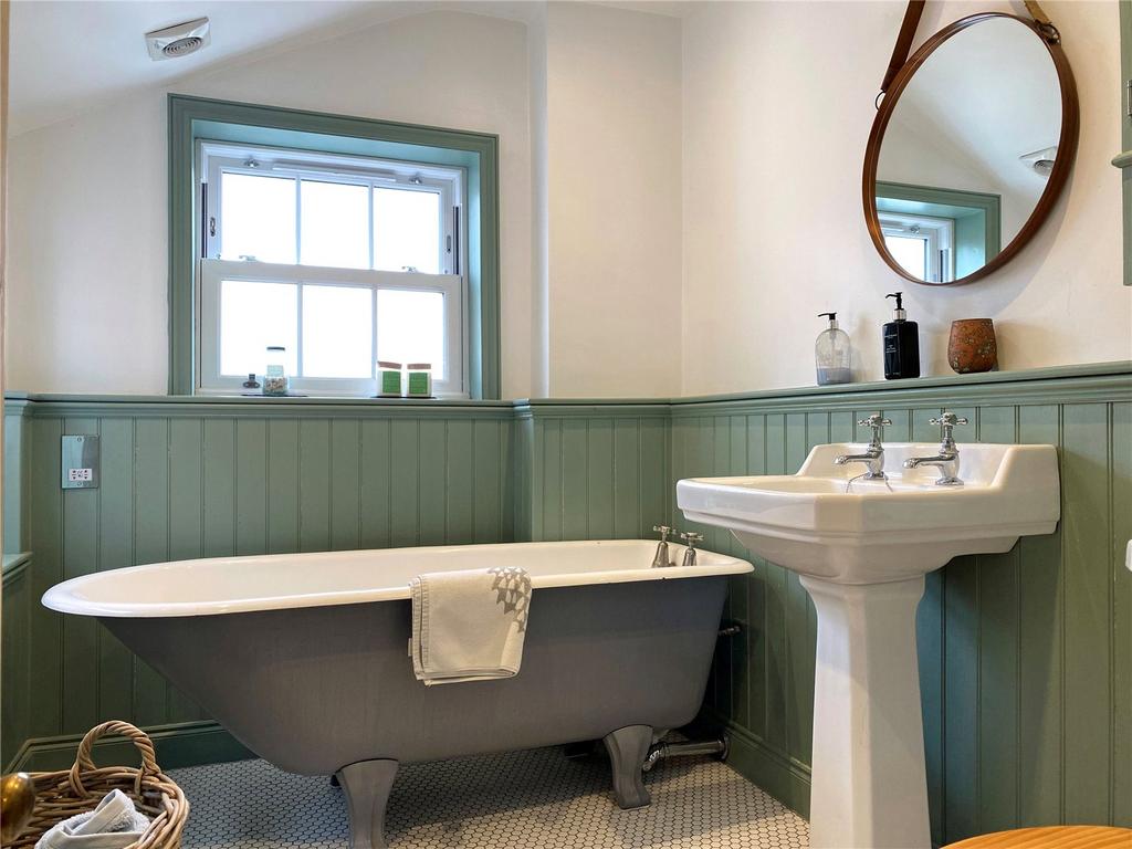 En-Suite Bathroom