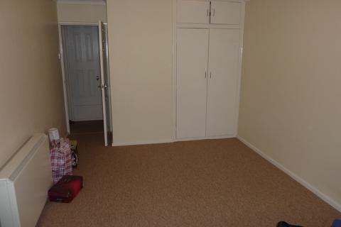 2 bedroom flat to rent, Park Road, Burgess Hill RH15