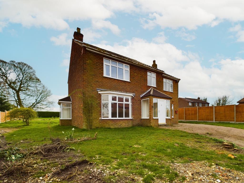 4 Bedroom Detached House   For Sale by Auction