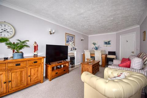 1 bedroom apartment for sale, Connaught Avenue, Frinton on Sea CO13