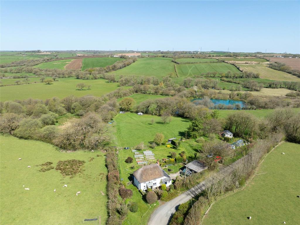 Holsworthy, Devon 2 bed detached house for sale £575,000
