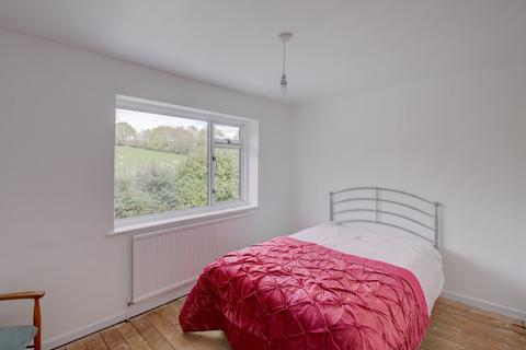 6 Hinton Fields, Bournheath, Bromsgrove, B61 9HR
