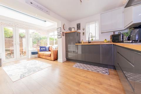 19 Ledbury Grove, Leeds, LS10 4RZ