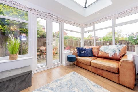 19 Ledbury Grove, Leeds, LS10 4RZ