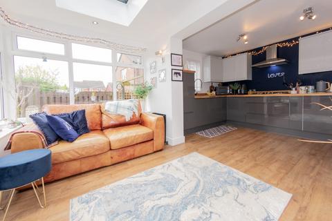 19 Ledbury Grove, Leeds, LS10 4RZ