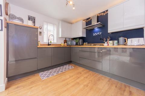 19 Ledbury Grove, Leeds, LS10 4RZ