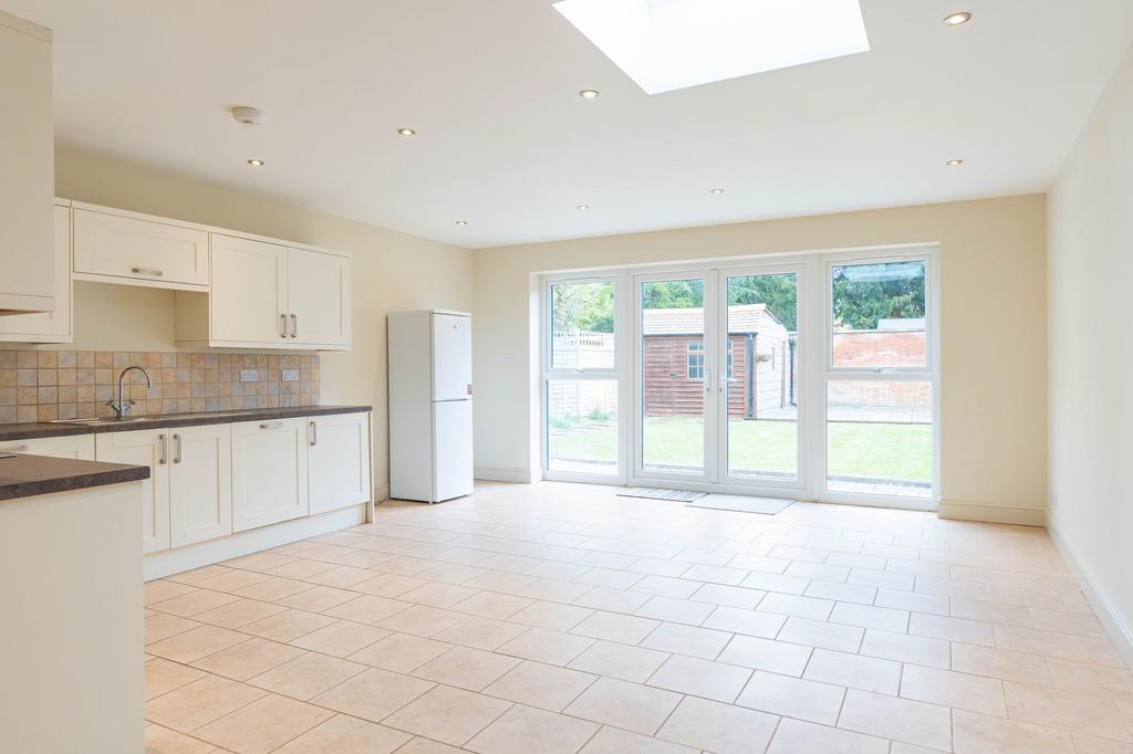 Kitchen / Reception