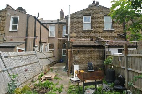 3 bedroom terraced house for sale, Nelgarde Road, London SE6